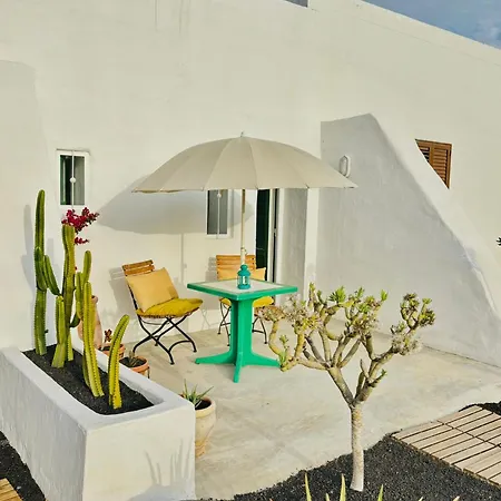 Casa Kira Camarote, Macher *